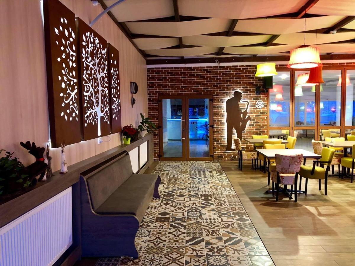 Hotel Nueva Park Braşov Esterno foto