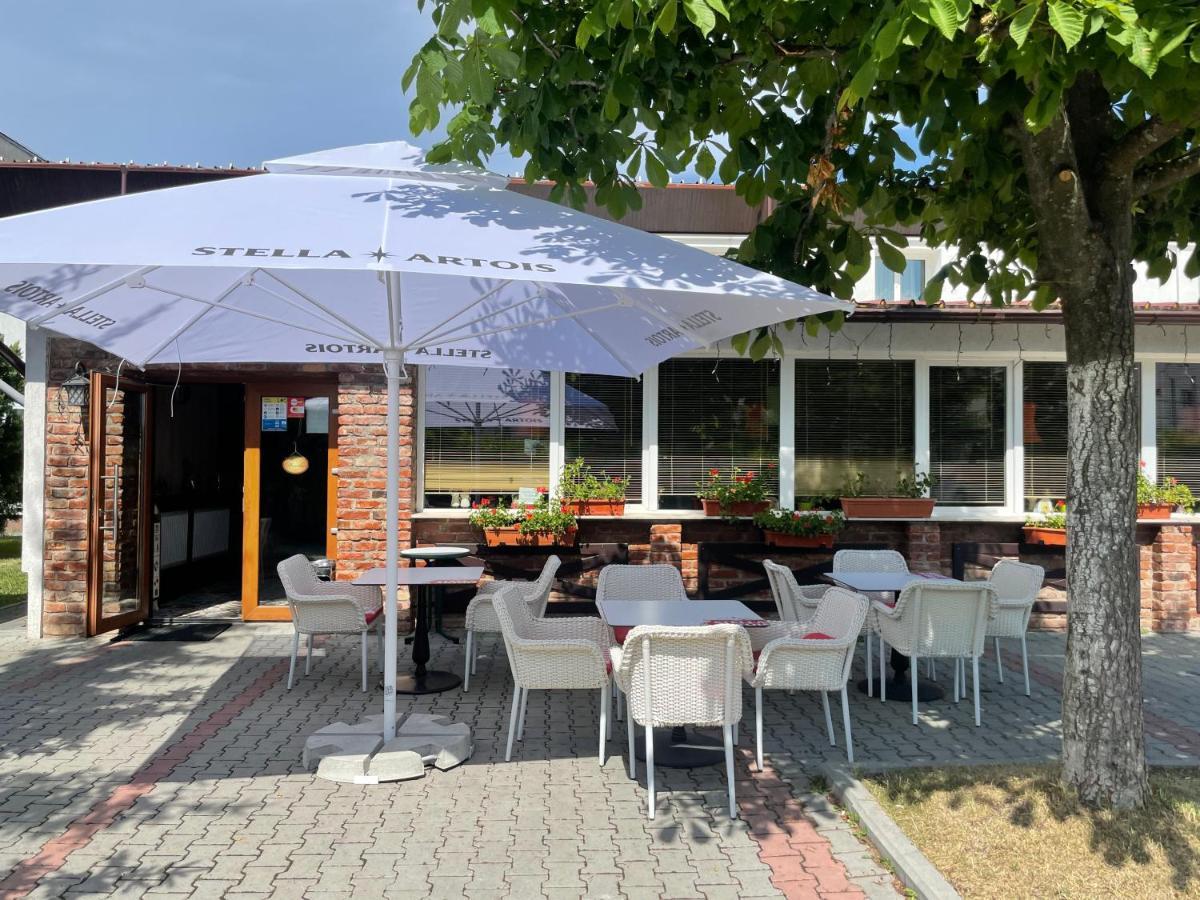 Hotel Nueva Park Braşov Esterno foto