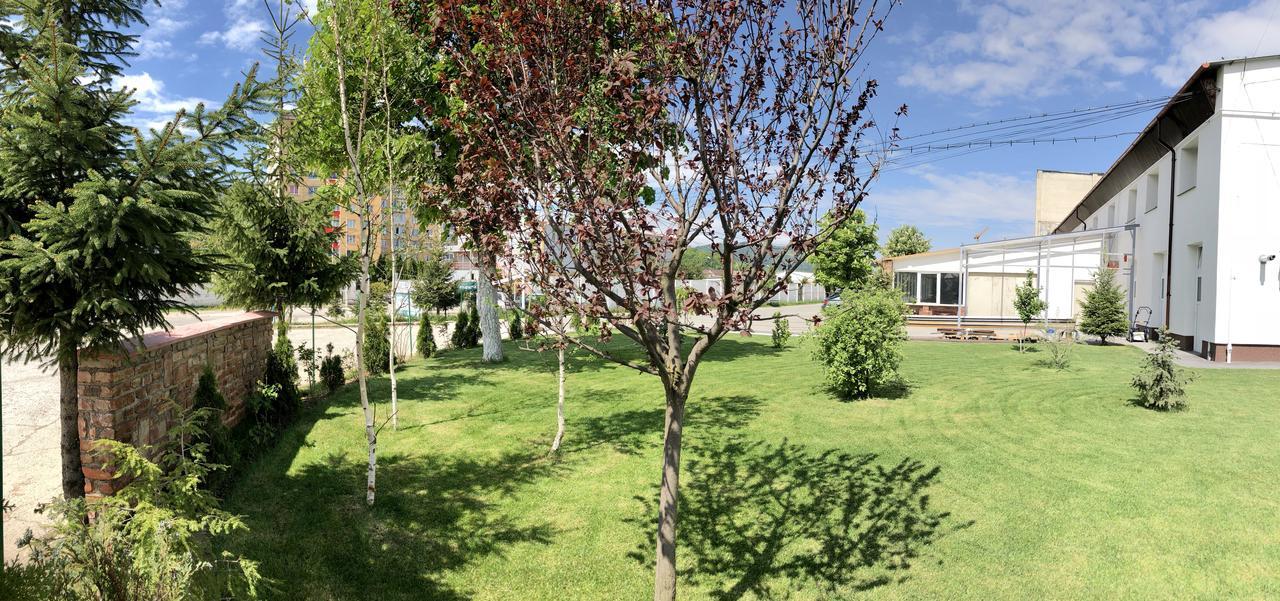 Hotel Nueva Park Braşov Esterno foto