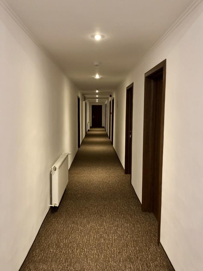 Hotel Nueva Park Braşov Esterno foto