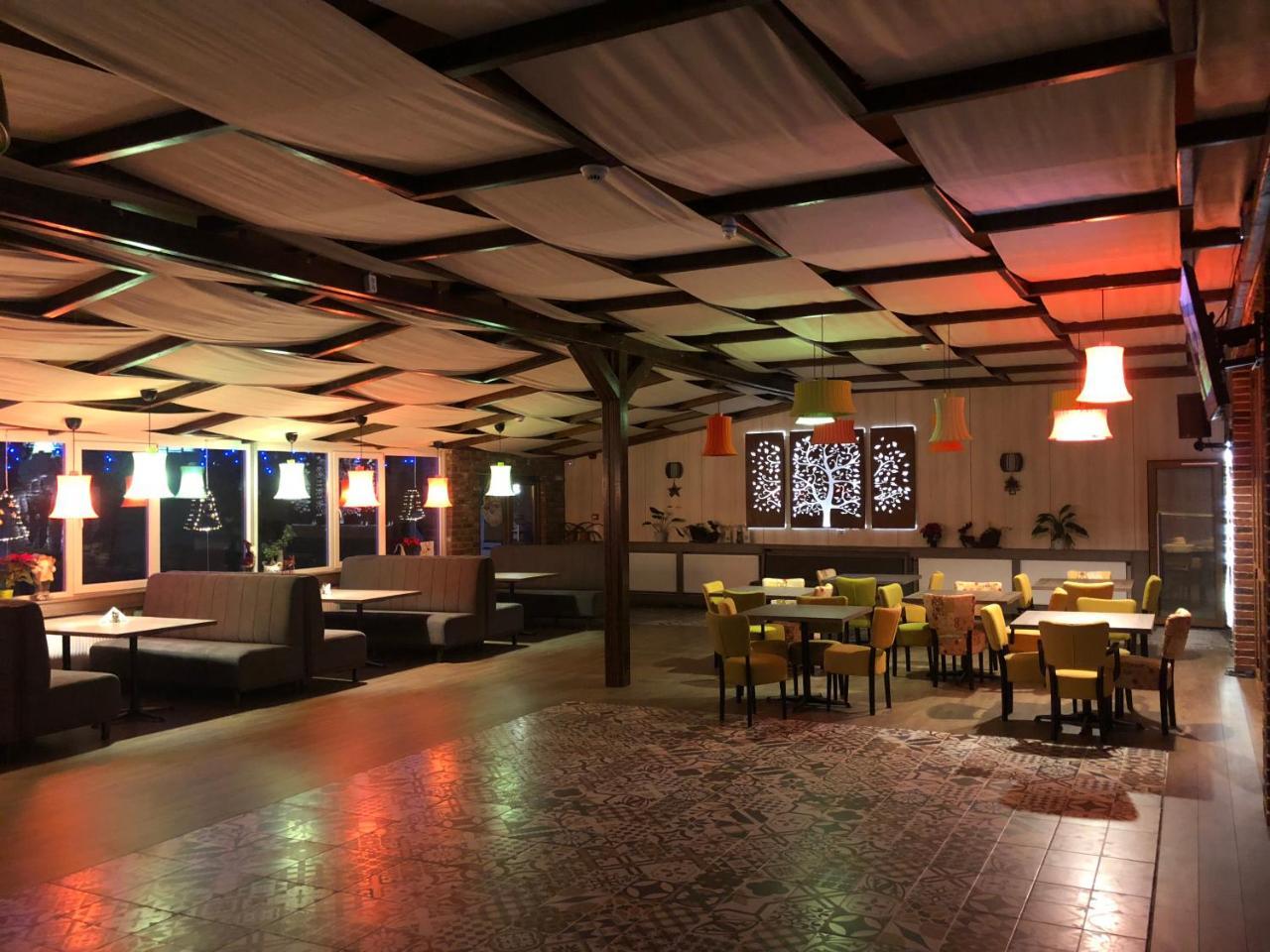 Hotel Nueva Park Braşov Esterno foto