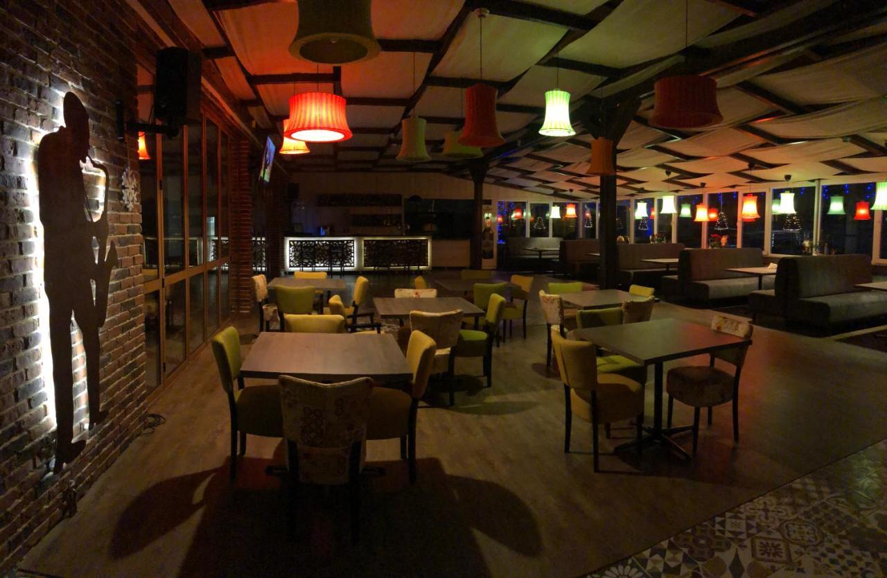 Hotel Nueva Park Braşov Esterno foto