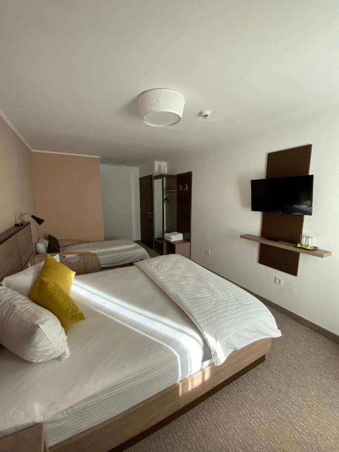 Hotel Nueva Park Braşov Esterno foto