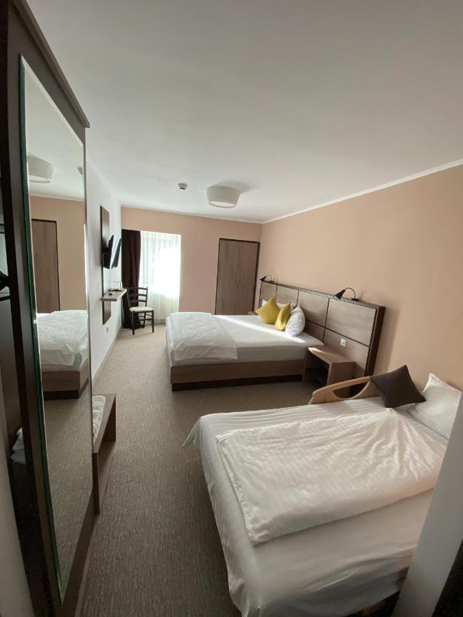 Hotel Nueva Park Braşov Esterno foto
