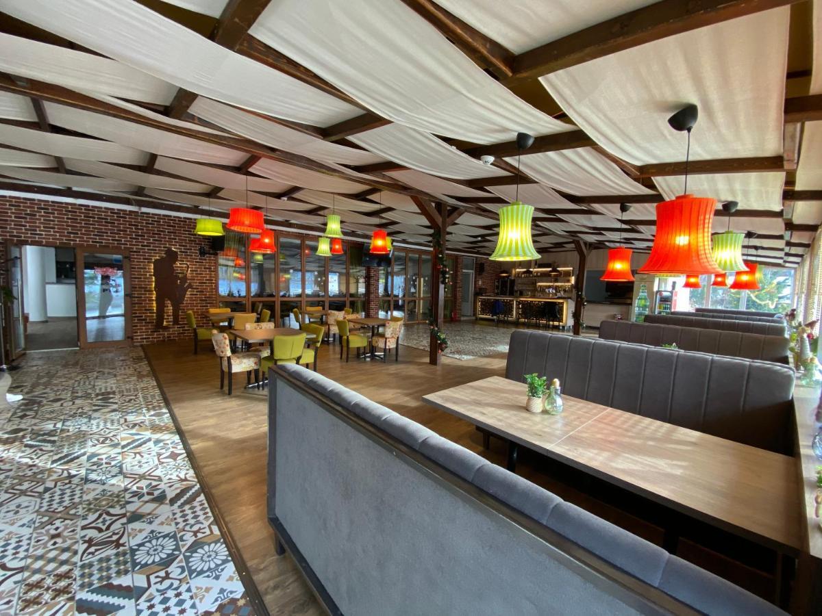 Hotel Nueva Park Braşov Esterno foto