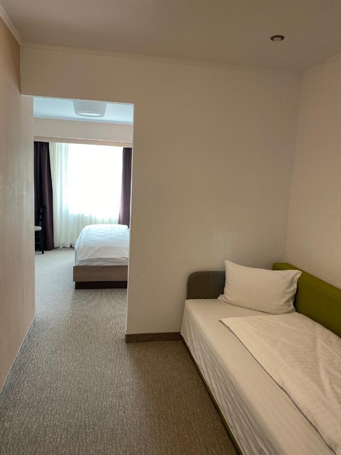 Hotel Nueva Park Braşov Esterno foto